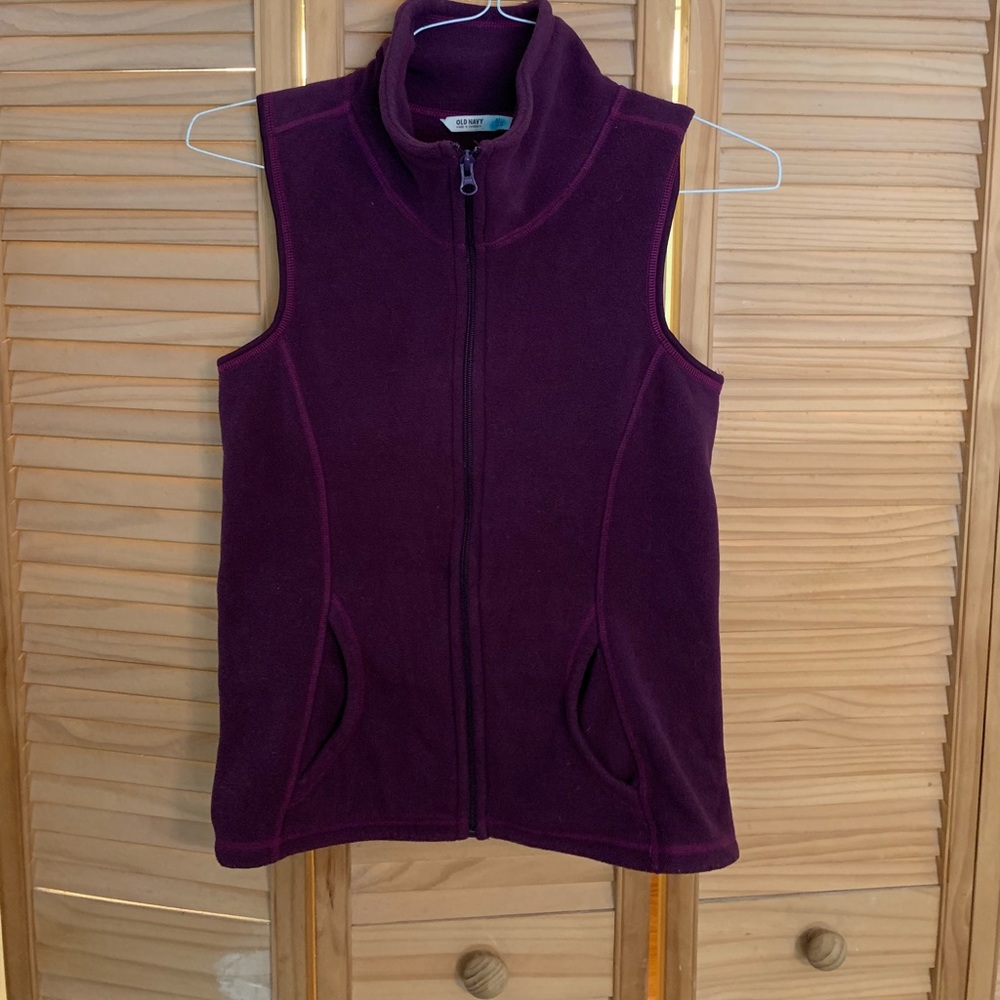 Old Navy purple fleece vest sz small